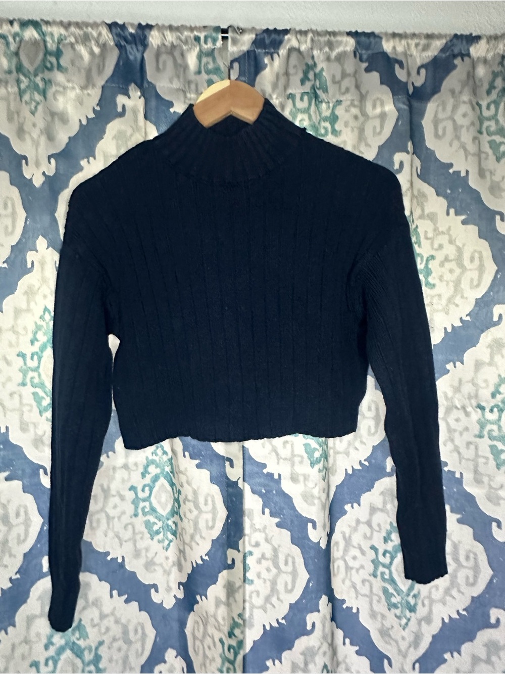 Kendall & Kylie Black Cropped Turtleneck Sweater